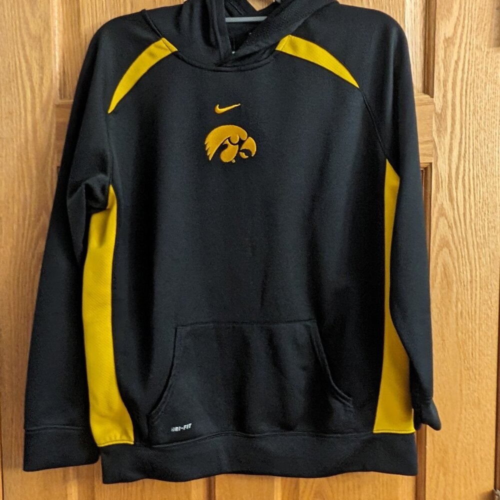 **3-for-15** Nike Dri-Fit Iowa Hawkeye Hoodie